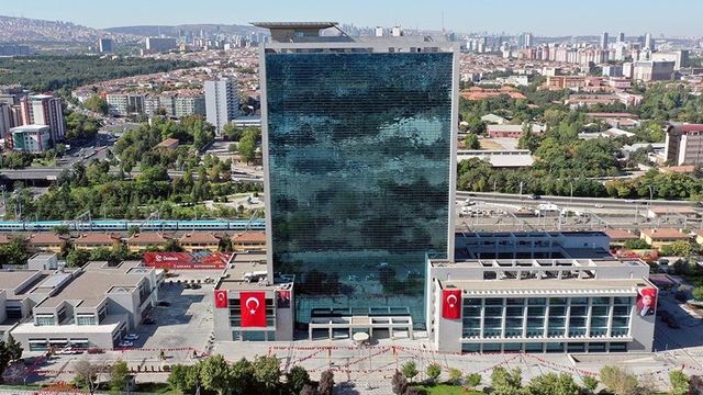 Ankara Büyükşehir Belediyesi'nden Eğitim Dönemine Destek: Kıyafet ve Süt Yardımı BAşladı