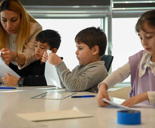 Selçuklu Gelişim ve Teknoloji Akademisi'nde ara tatilde 'Uzay ve Havacılık' atölyeleri gerçekleştirildi