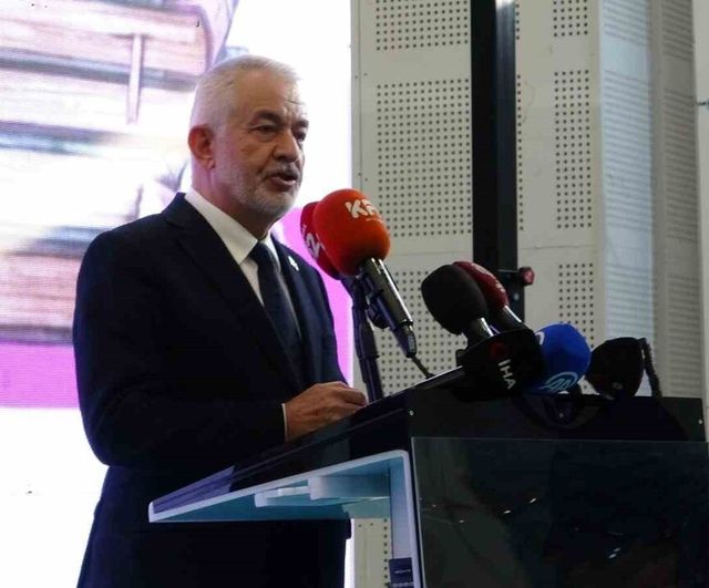 8. Isparta Kitap Fuarı 'Kitaplar Gül Açıyor' temasıyla açıldı