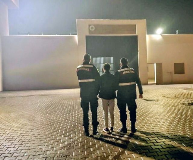 Adıyaman Kahta'da 25 yıl 6 ay hapis cezası bulunan kişi yakalandı