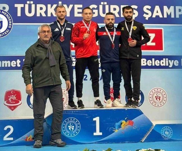 ADÜ'lü güreşçi Muhammet Emin Çakır, 55 kg Grekoromen Türkiye Şampiyonu