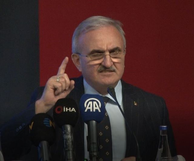 AFAD, 5 Aralık Dünya Gönüllüler Günü'nde Akreditasyon Sertifikalarını ve Destek Gönüllü Kimliklerini Teslim Etti