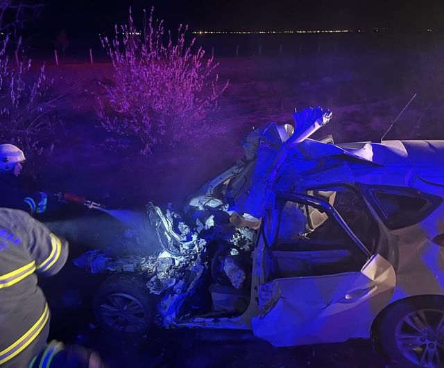 Afyonkarahisar'da beton mikseriyle çarpışan otomobilin sürücüsü yaşamını yitirdi