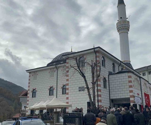 Akçakoca Koçullu Köyü'nün yeni camisi dualarla ibadete açıldı