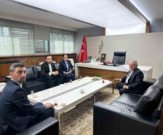 AKİB yeni yönetiminden Başkan Dr. Memduh Büyükkılıç’a ziyaret