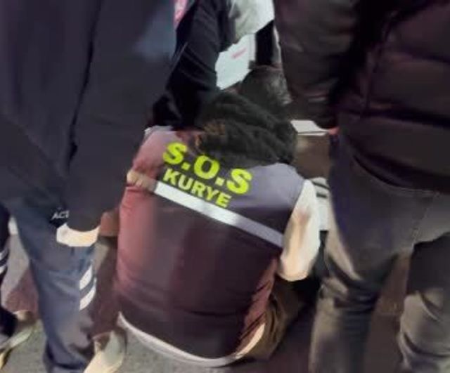 Aksaray'da park manevrası yapan otomobile motosiklet arkadan çarptı: 1 yaralı