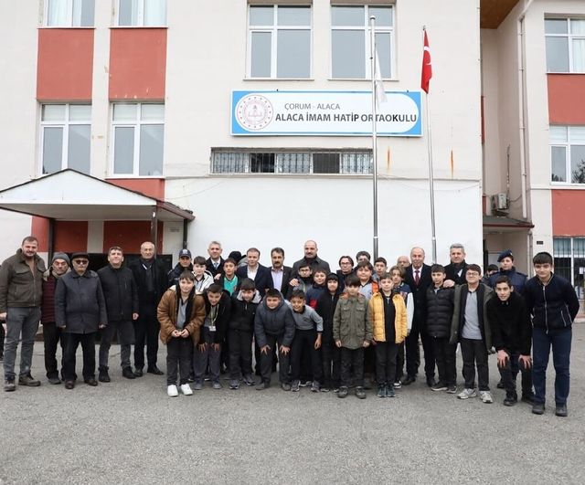 Alaca’da Yerli Malı Haftası: Okul Sergisinde Milli Silahlar İlgi Odağı Oldu