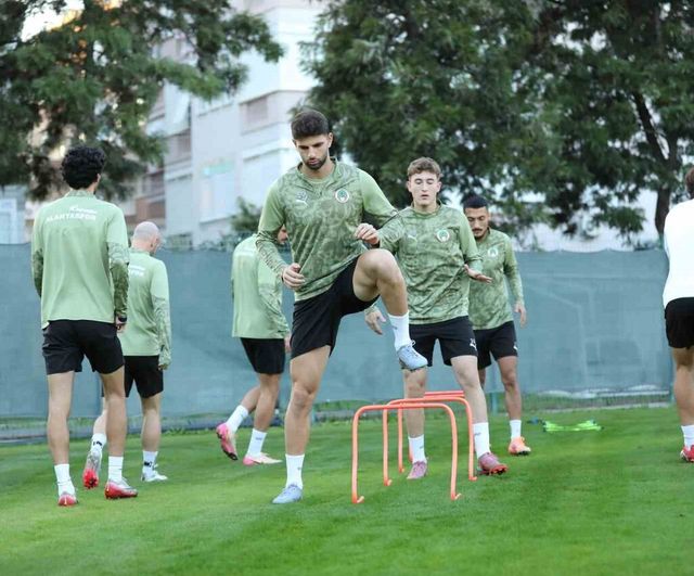 Alanyaspor, Kayserispor maçı hazırlıklarına başladı — Joao Pereira yönetiminde taktik odaklı antrenman