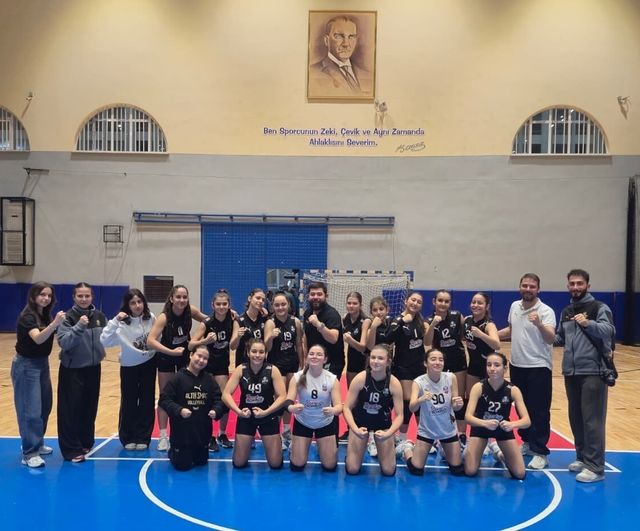 Altın Smaç Voleybol: Aydın Efeler'de Yeni Yetenekleri Sahneye Taşıyor