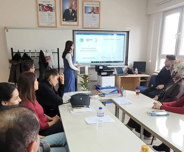 Altıntaş'ta 'Okuyan Nesil' Projesi Tanıtıldı