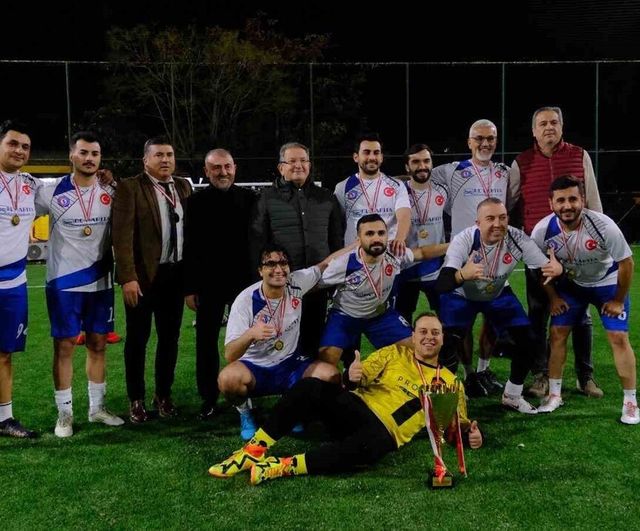 Antalya Sağlıkspor 24. 'Sağlık için Sahadayız' Futbol Turnuvası'nı 11-2'lik Finalle Kazandı