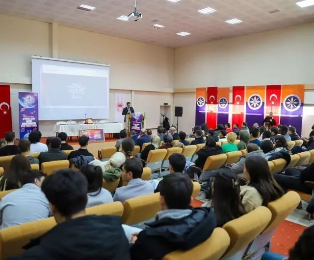 Ardahan'da Teknofest Türkiye Şampiyonluğu Tecrübe Paylaşımı programı düzenlendi