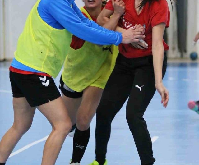 Armada Praxis Yalıkavakspor ikinci yarı hazırlıklarına başladı