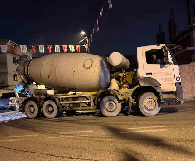 Arnavutköy'de beton mikseri temizlerken ölen sürücü Ahmet Çakır olarak tespit edildi