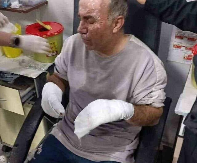 Avcılar'da seyir halindeki minibüs alev aldı — Güvenlik kamerası görüntüleri ortaya çıktı