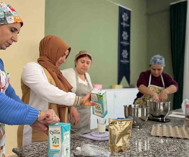 Aydın Büyükşehir Belediyesi Kadın Yaşam Atölyesi hizmete açıldı