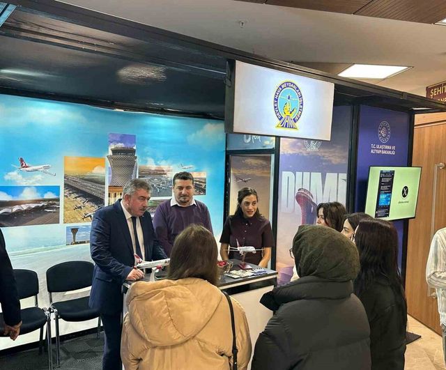 Balıkesir Üniversitesi'ndeki UFEST'te DHMİ Standı Öğrencilerden Yoğun İlgi Gördü