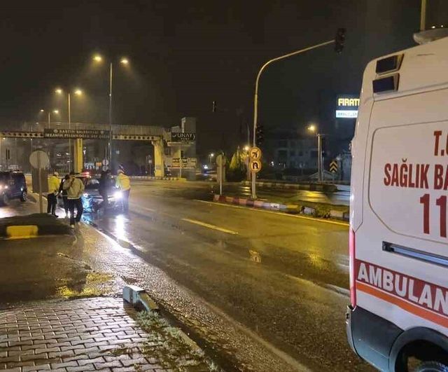 Bartın'da saat 01:52'de üç ayrı trafik kazası: 3 kişi hafif yaralandı, bir köpek telef oldu