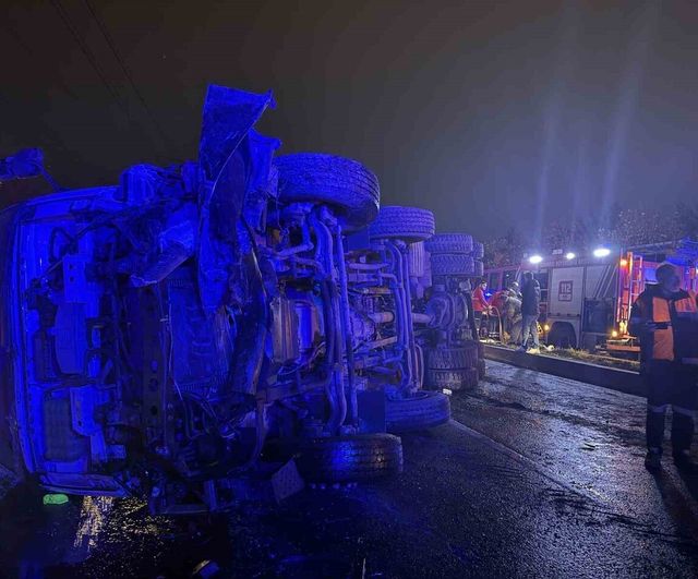 Başakşehir'de beton mikseri kontrolden çıktı: 2 ölü, 6 yaralı