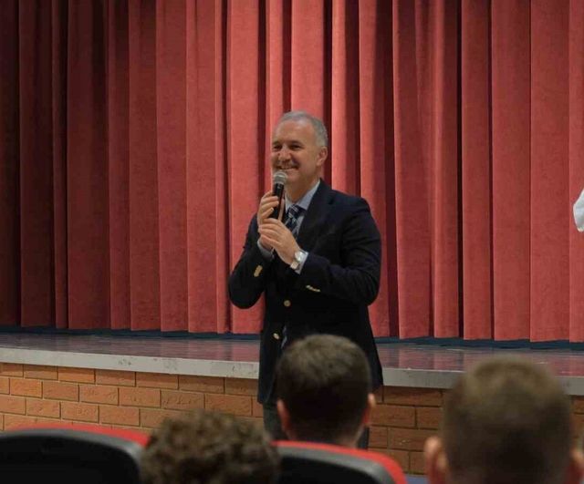 Başkan Alper Taban, 'Genç Bakış' kapsamında Altın Nesil Lisesi öğrencileriyle buluştu