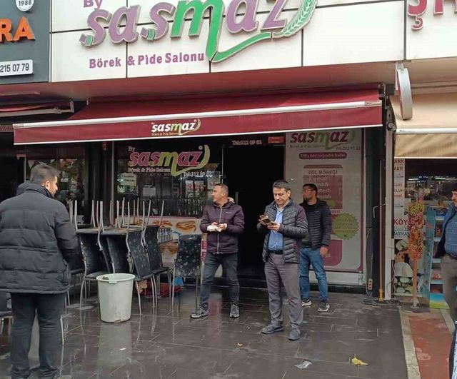 Batman'da börekçi yangını: Tüplerin patlamaması olası faciayı önledi