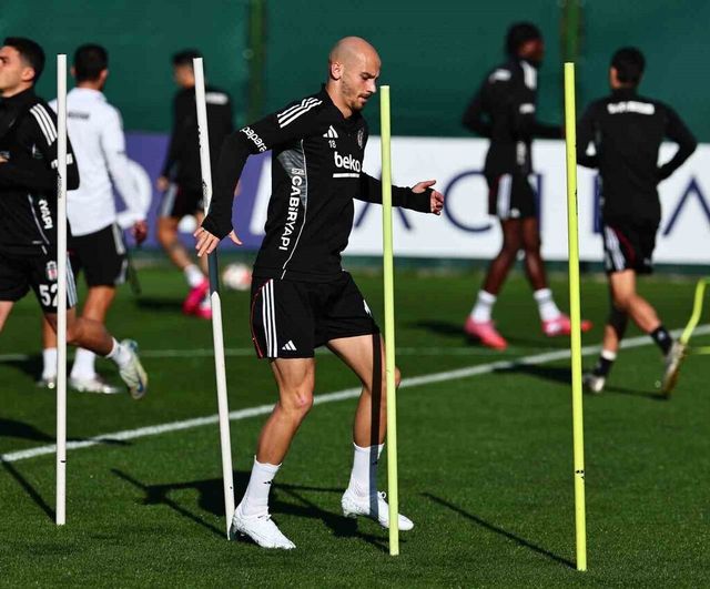 Beşiktaş, Gaziantep FK Maçı Öncesi Nevzat Demir Tesisleri'nde Kondisyon ve Taktik Çalıştı