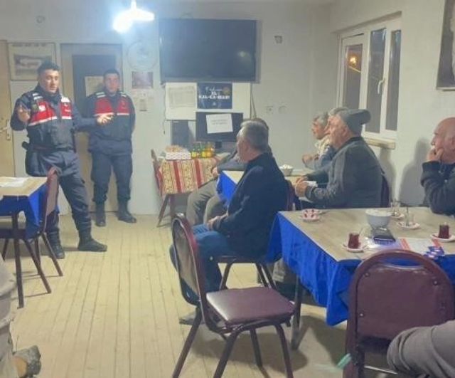 Bilecik Yenipazar'da jandarma ve emniyetten vatandaş ve öğrencilere güvenlik ve trafik bilinci eğitimi