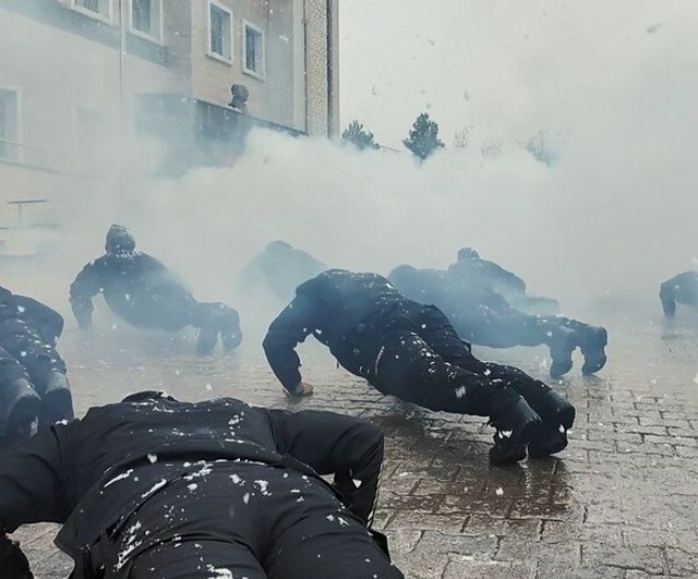 Bitlis'te Çevik Kuvvetten 10 Aralık 2016 şehitleri için anlamlı anma