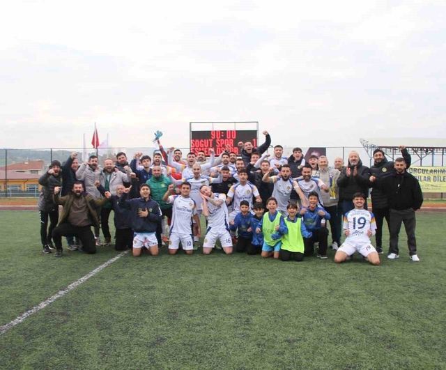 Bölgesel Amatör Lig: Söğütspor Evinde Lider Eşme Belediyespor'u 1-0 Yendi