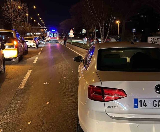 Bolu'da D-100 karayolunda iki otomobil çarpıştı: 2 yaralı