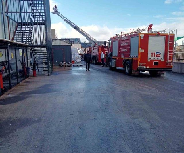 Bolu'nun Gerede ilçesinde fabrika yangını büyümeden söndürüldü