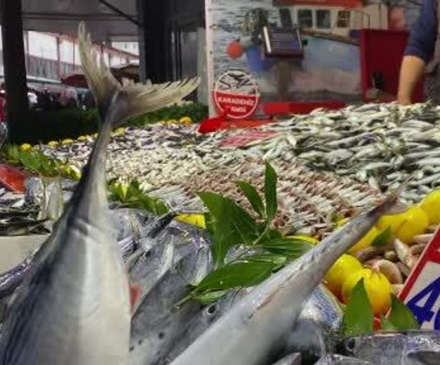 Bolu pazarında fırtına etkisi: Hamsi tezgahlarda yok, istavrite talep arttı