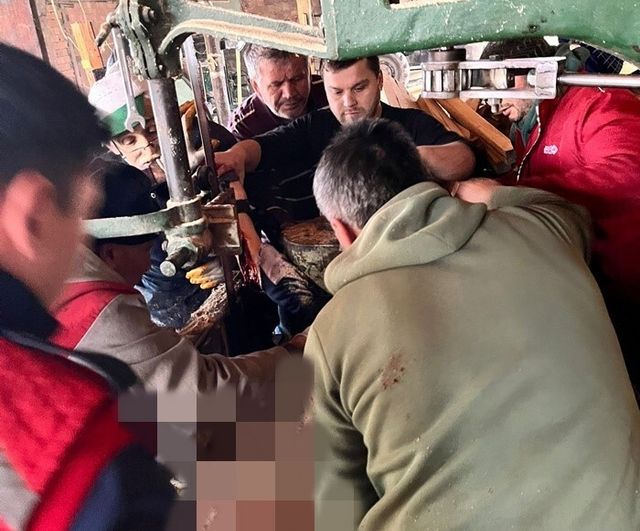 Boyabat’ta iş kazası: İşçi hızar makinesine kolunu kaptırdı, ağır yaralandı