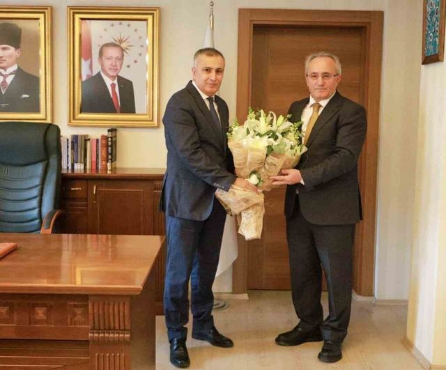 Bursa İl Millî Eğitim Müdürlüğü görevine Gürhan Çokgezer başladı