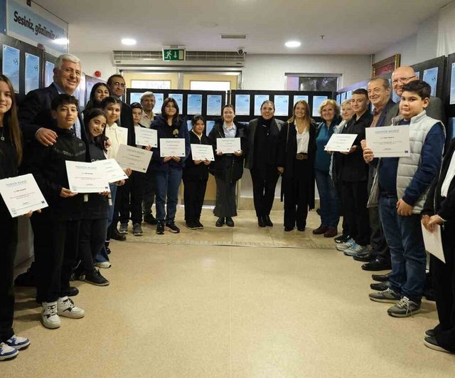 Büyükçekmece Genç Şairleri İlçe Konulu Şiir Yarışmasında Ödüllerini Aldı