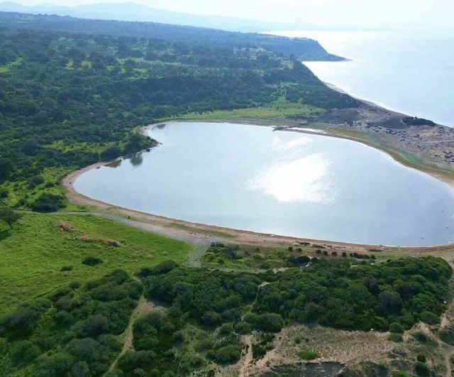 Çanakkale'de 'Kalpli (Pembe) Göl'ün güvenliği jandarma tarafından 7/24 sağlanıyor