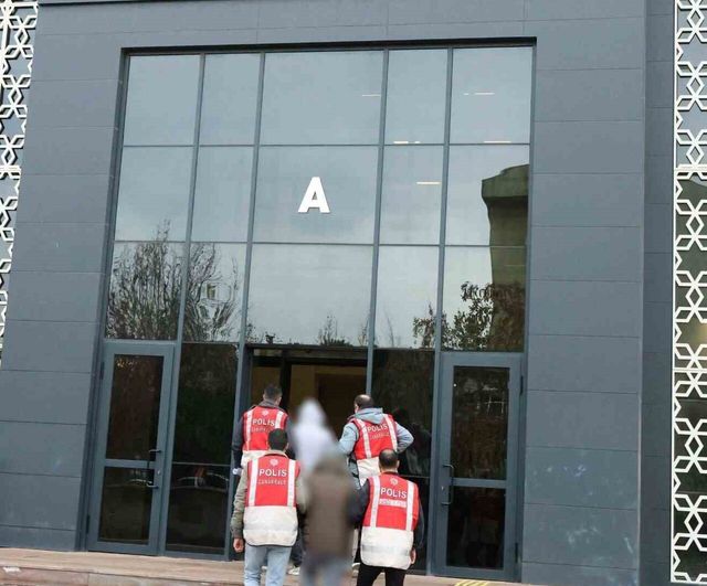 Çanakkale'de kuyumcu soygun girişimi: 2 şüpheli tutuklandı