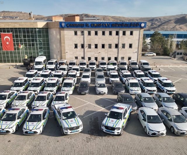 Çankırı Emniyet Müdürlüğü'ne 57 yeni hizmet aracı teslim edildi