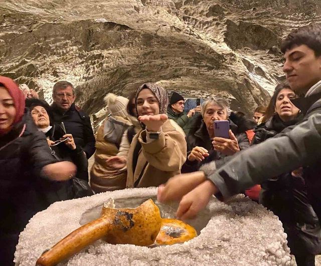 Çankırı'nın Yer Altı Tuz Şehri: Astım ve KOAH Hastalarına Tuz Terapisi Umut Oluyor