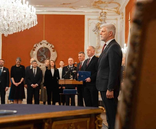 Çekya’da Andrej Babis liderliğinde üç partili koalisyon hükümeti yemin etti