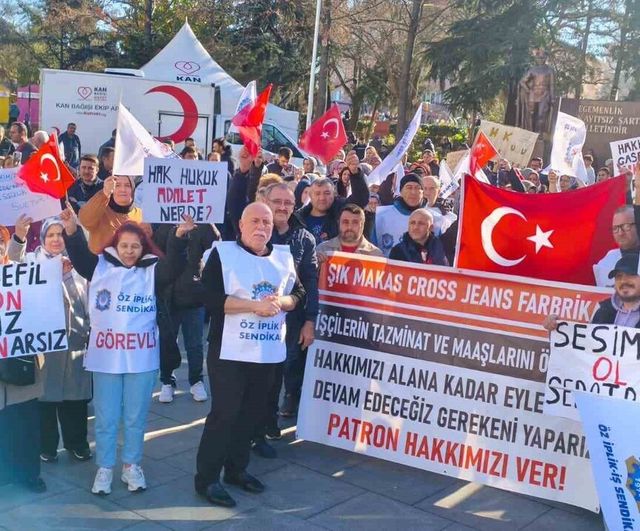 Çorlu'da İşten Çıkarılan İşçiler Heykel Meydanı'nda Hak Arayışı Eylemi