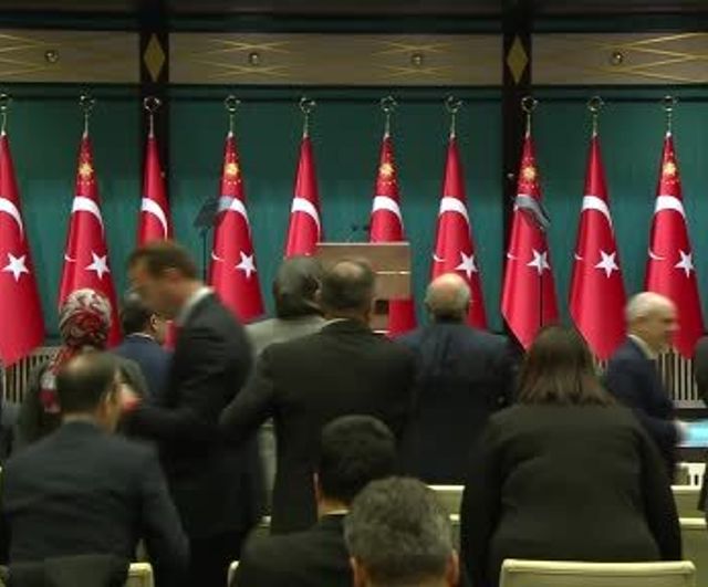 Cumhurbaşkanı Erdoğan: Emanetiniz ehil ellerdedir, liyakatli kadrolar görevde