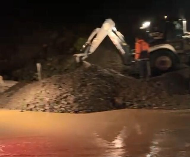 D-400'de sel nedeniyle mucur birikmesi: Anamur ile Gazipaşa arasındaki yol tek şeritten ulaşıma açıldı