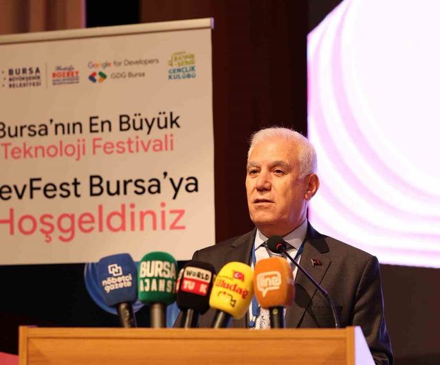 DevFest'25 Bursa Teknoloji Festivali Merinos Yerleşkesi'nde: Yazılım, Yapay Zekâ ve Dijital Üretim Öne Çıktı