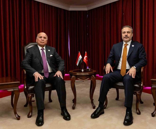 Dışişleri Bakanı Fidan, 23. Doha Forumu'nda Iraklı Mevkidaşı Fuad Hüseyin ile Görüştü