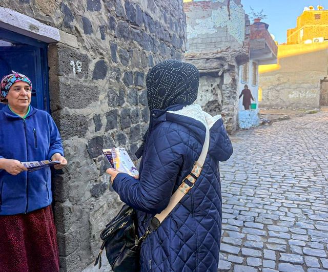 Diyarbakır Lalebey Mahallesi'nde 102 Haneye Yönelik Kadın Hizmetleri ve Şiddet Bilgilendirmesi