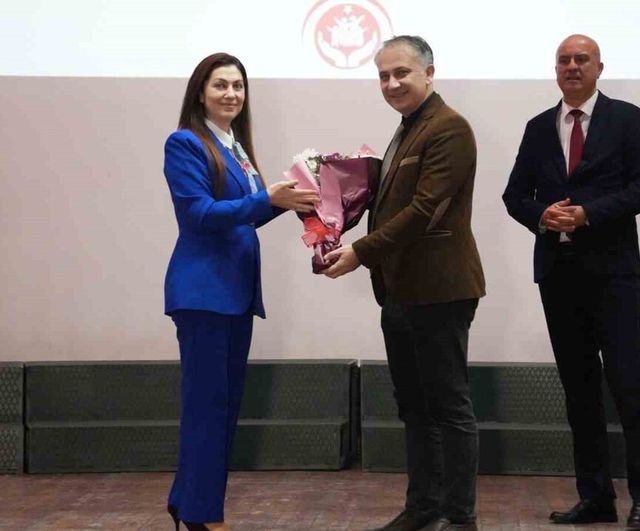 Edirne'de uzman uyarısı: 3 yaşından önce telefon ve tablet çocuk gelişimini olumsuz etkiliyor