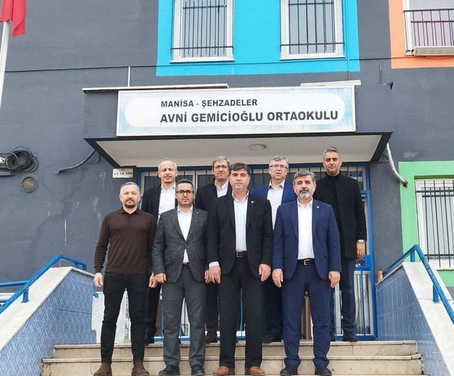 Eğitim-Bir-Sen Manisa 1 No’lu Şube, Şehzadeler ve Soma'da eğitim çalışanlarıyla buluştu