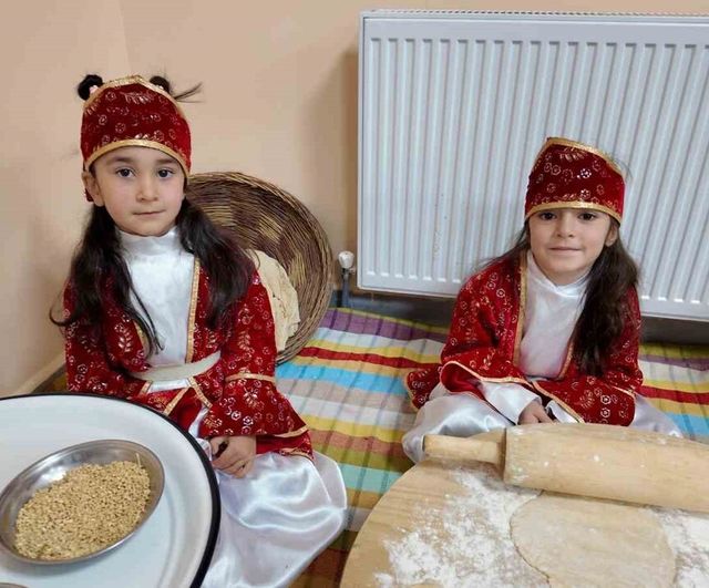 Erciş'te anaokulu öğrencileri Yerli Malı Haftası'nda Van kültürünü tanıttı