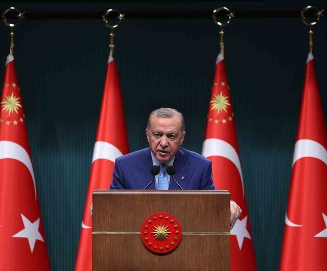 Erdoğan: Muhalefetin iş bilmezliğine rağmen liyakatli kadrolar Türkiye’de görevde